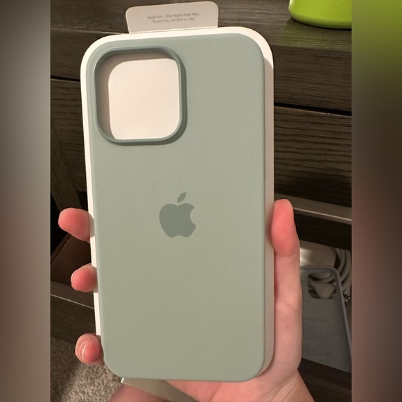 iPhone 14 Pro Max cases (2) - Picture 8 of 11